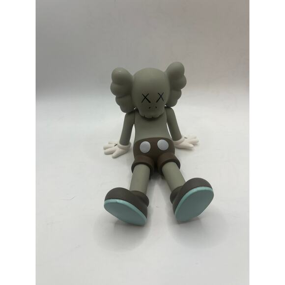 KAWS Statue Home Decoration Resin Art Sculpture Sitting 6" Grey Trendy Ornaments - Picture 1 of 2